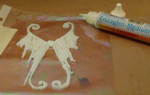 Schillernde Elfenflügel selbermachen mit dem Eiszapfen-Medium und irisierender Transparentfolie. Scrapastic.com Workshop  