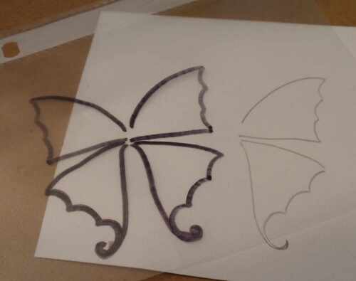 Schmetterlingsflügel oder Elefflügel simpel und einfach selber zeichnen. Scrapastic.com Schritt für Schritt Anleitung